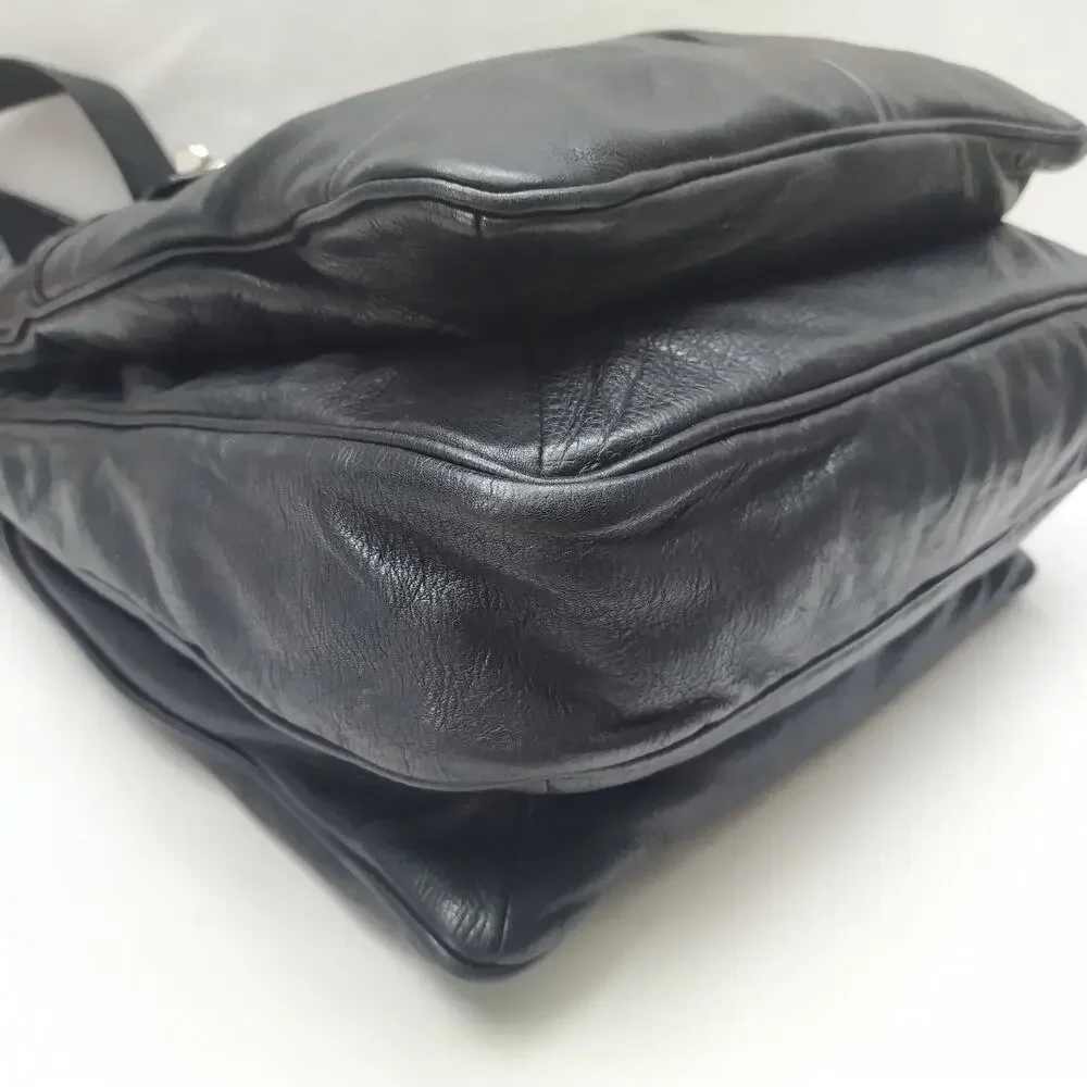 Marc By Marc Jacobs Black Leather Turnlock Pockets Zipper Closure Shoulder Bag